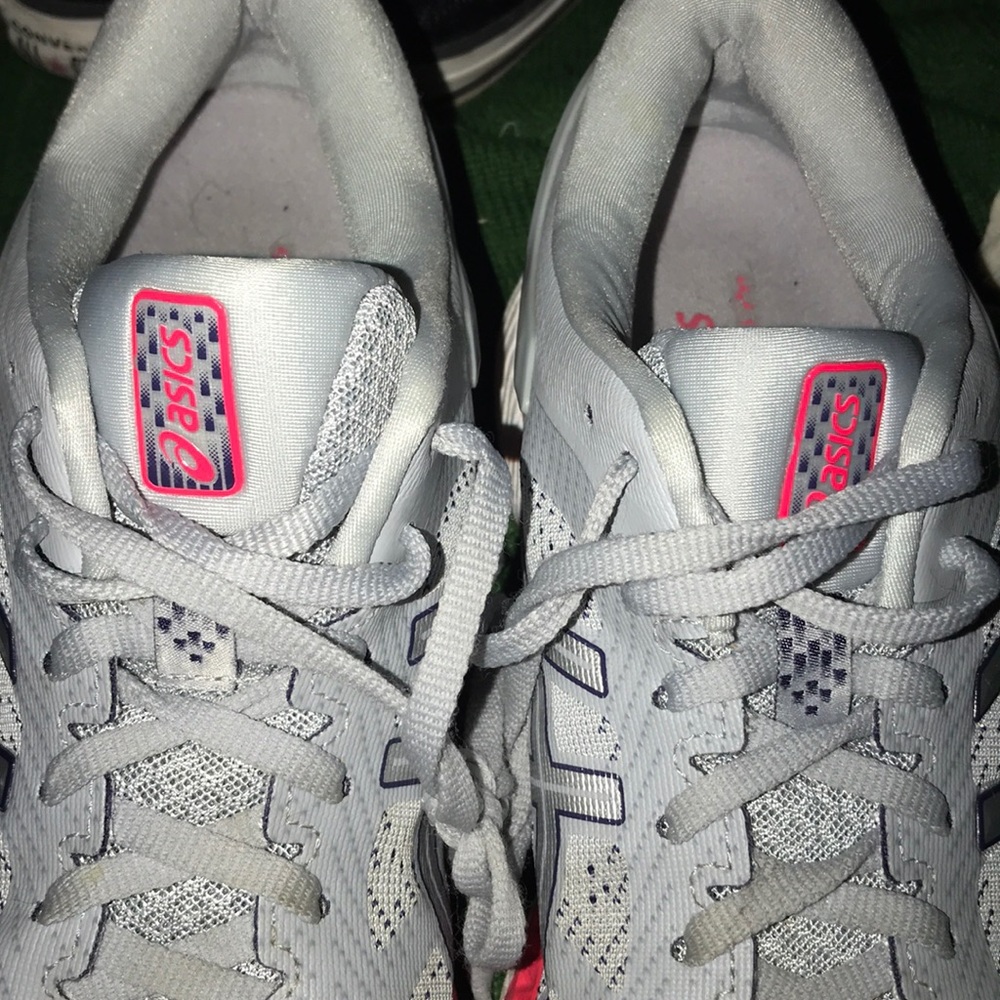 ASICS - Picture 6 of 7